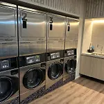 Studio Alle 410 Brooklin